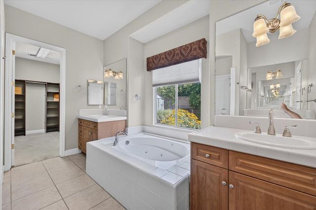 11 W Jordan Avenue, Clovis, CA 93611