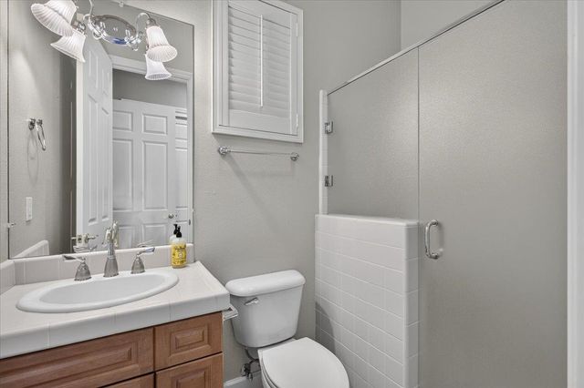11 W Jordan Avenue, Clovis, CA 93611
