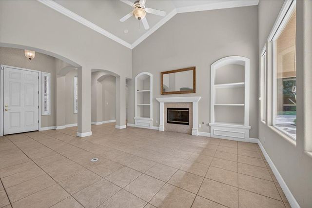 11 W Jordan Avenue, Clovis, CA 93611
