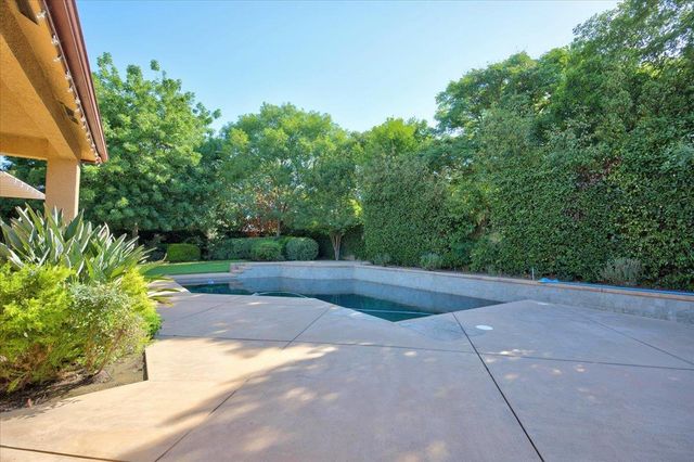 11 W Jordan Avenue, Clovis, CA 93611