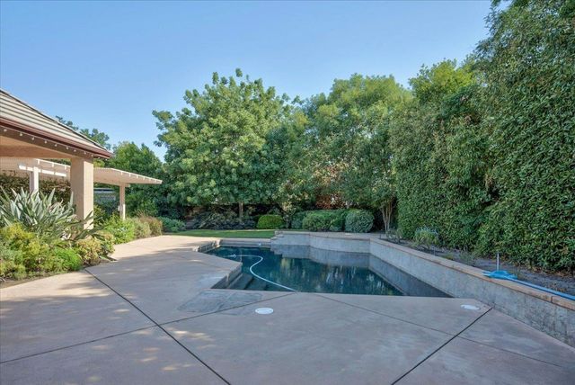 11 W Jordan Avenue, Clovis, CA 93611
