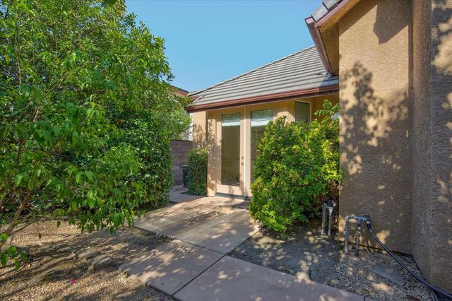 11 W Jordan Avenue, Clovis, CA 93611