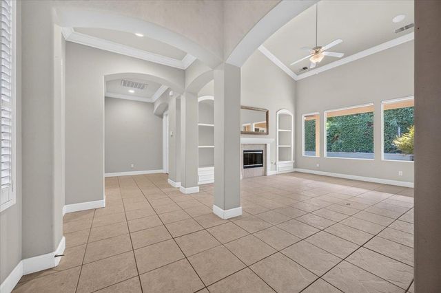 11 W Jordan Avenue, Clovis, CA 93611