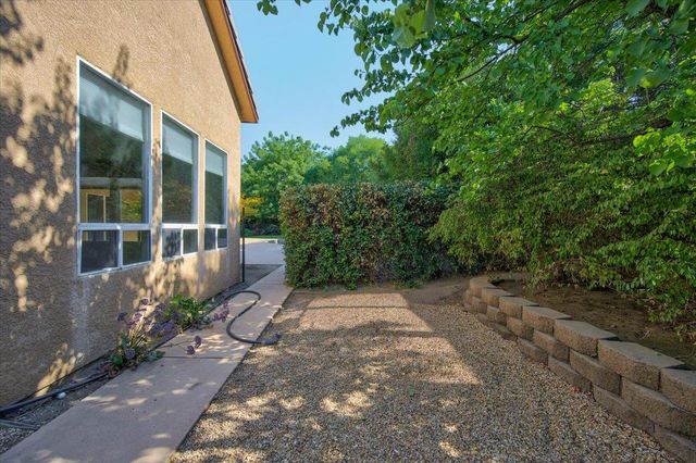 11 W Jordan Avenue, Clovis, CA 93611