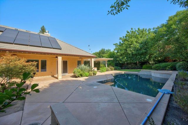 11 W Jordan Avenue, Clovis, CA 93611