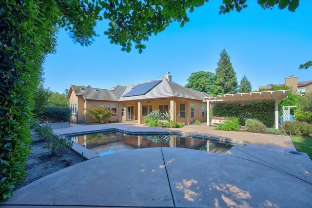 11 W Jordan Avenue, Clovis, CA 93611