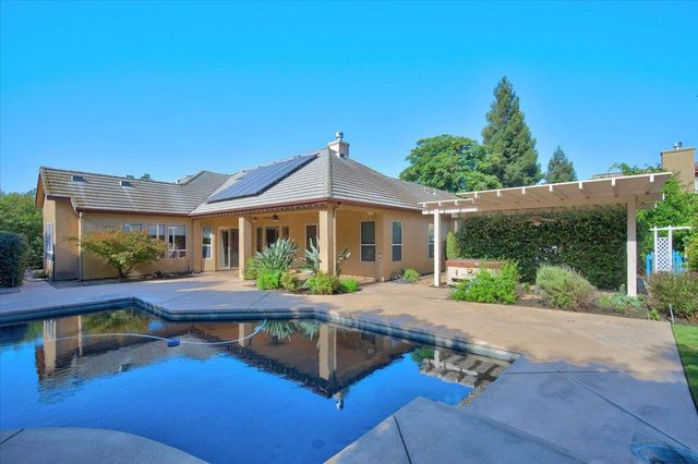11 W Jordan Avenue, Clovis, CA 93611