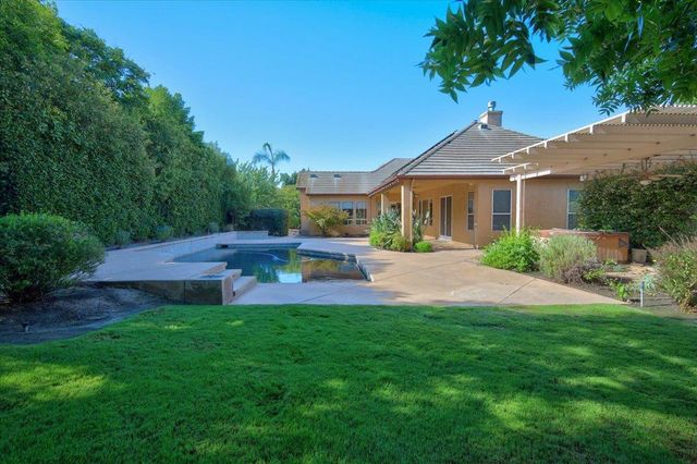 11 W Jordan Avenue, Clovis, CA 93611