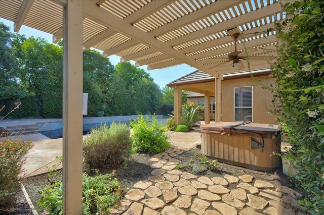 11 W Jordan Avenue, Clovis, CA 93611