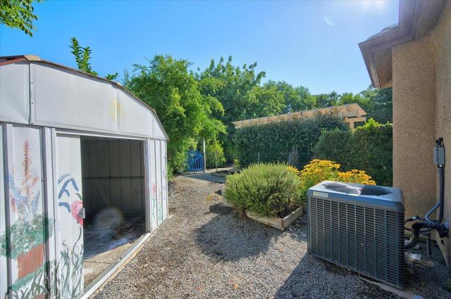 11 W Jordan Avenue, Clovis, CA 93611