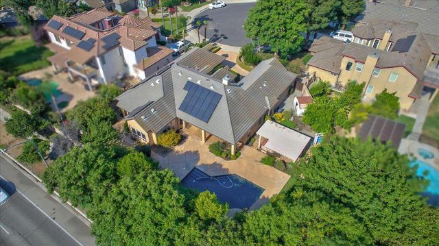 11 W Jordan Avenue, Clovis, CA 93611