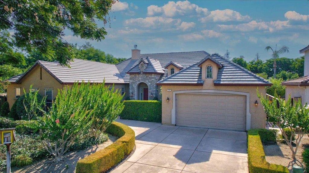 11 W Jordan Avenue, Clovis, CA 93611