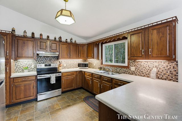 15967 Ryan Drive, Park Twp, MI 49424