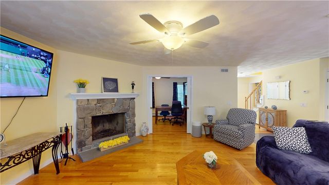 6 Forest Hill Drive, North Smithfield, RI 02896