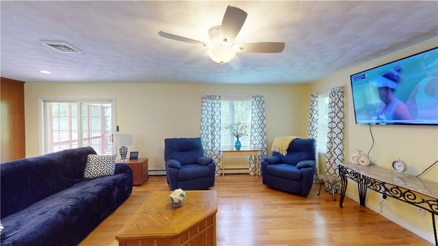 6 Forest Hill Drive, North Smithfield, RI 02896