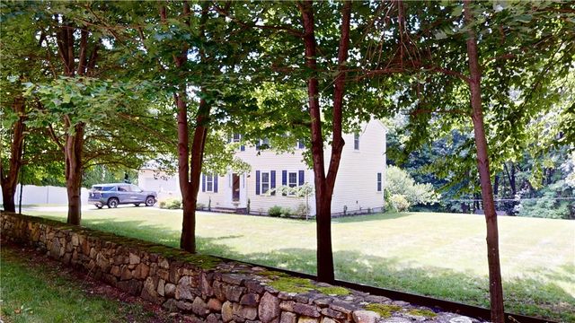 6 Forest Hill Drive, North Smithfield, RI 02896
