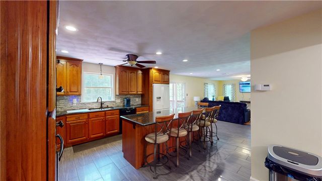 6 Forest Hill Drive, North Smithfield, RI 02896