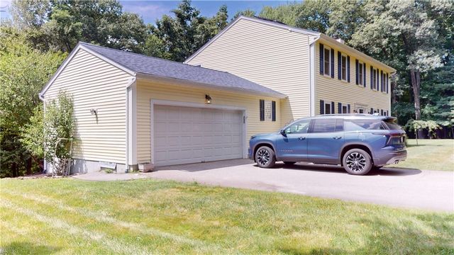 6 Forest Hill Drive, North Smithfield, RI 02896