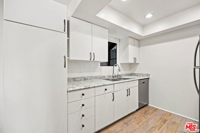 18411 Hatteras Street 218, Los Angeles, CA 91356