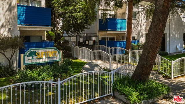 18411 Hatteras Street 218, Los Angeles, CA 91356