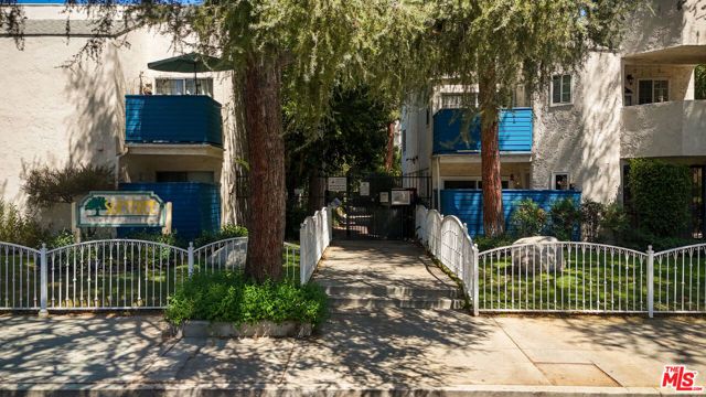 18411 Hatteras Street 218, Los Angeles, CA 91356