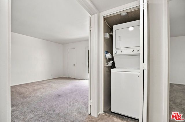 18411 Hatteras Street 218, Los Angeles, CA 91356