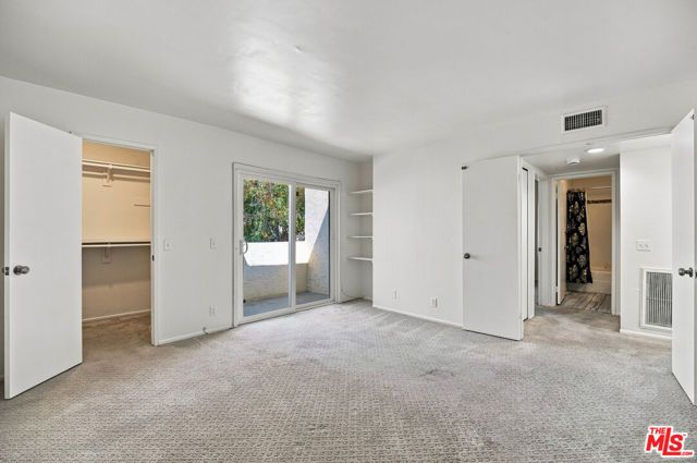 18411 Hatteras Street 218, Los Angeles, CA 91356