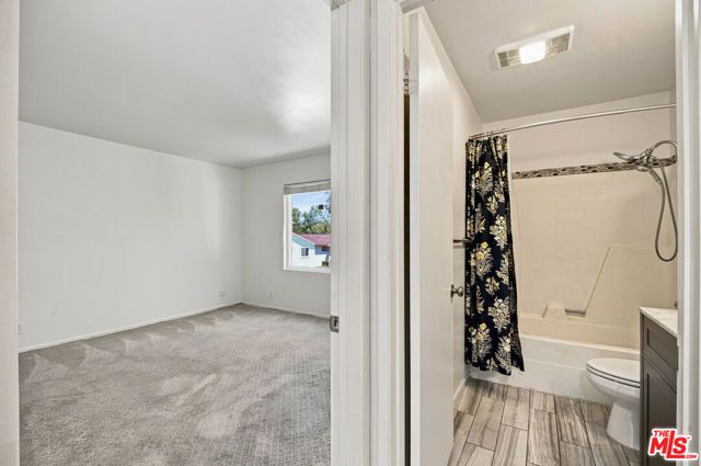 18411 Hatteras Street 218, Los Angeles, CA 91356