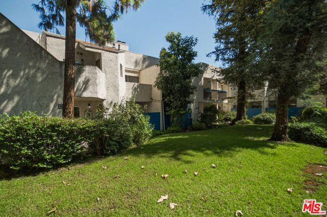 18411 Hatteras Street 218, Los Angeles, CA 91356
