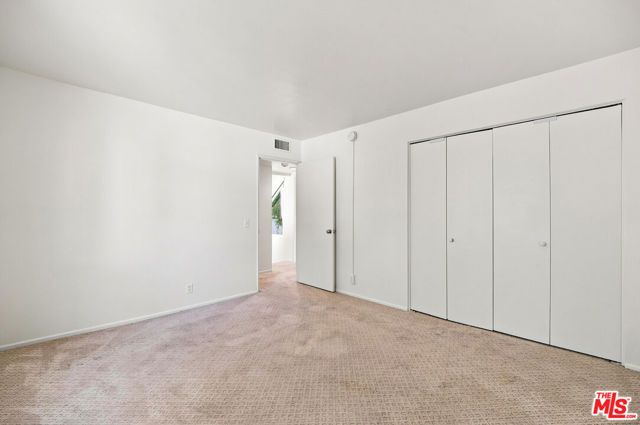 18411 Hatteras Street 218, Los Angeles, CA 91356