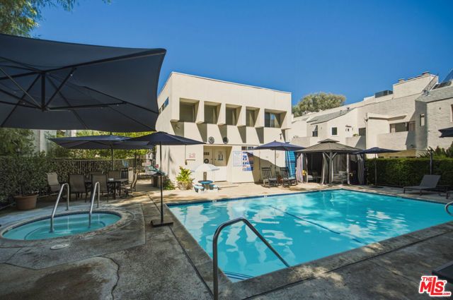 18411 Hatteras Street 218, Los Angeles, CA 91356