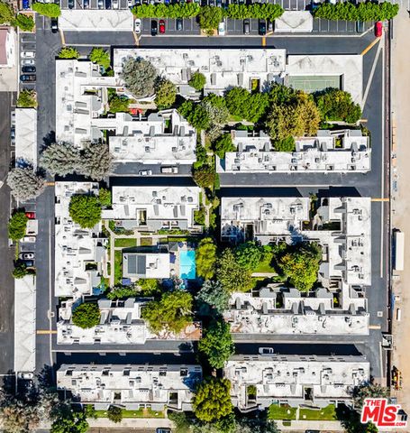 18411 Hatteras Street 218, Los Angeles, CA 91356