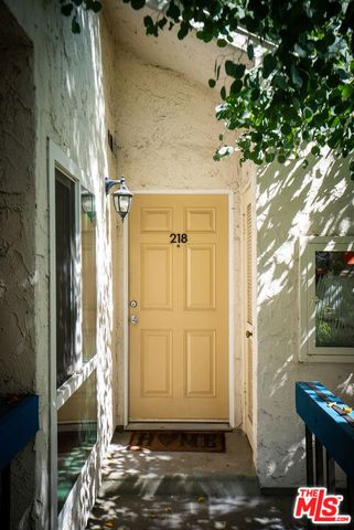 18411 Hatteras Street 218, Los Angeles, CA 91356