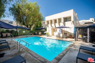 18411 Hatteras Street 218, Los Angeles, CA 91356