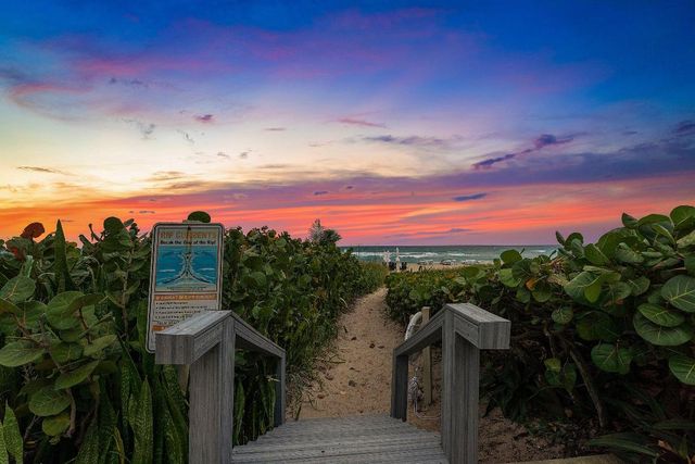 2784 S Ocean Boulevard 303e, Palm Beach, FL 33480