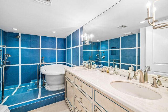 2784 S Ocean Boulevard 303e, Palm Beach, FL 33480