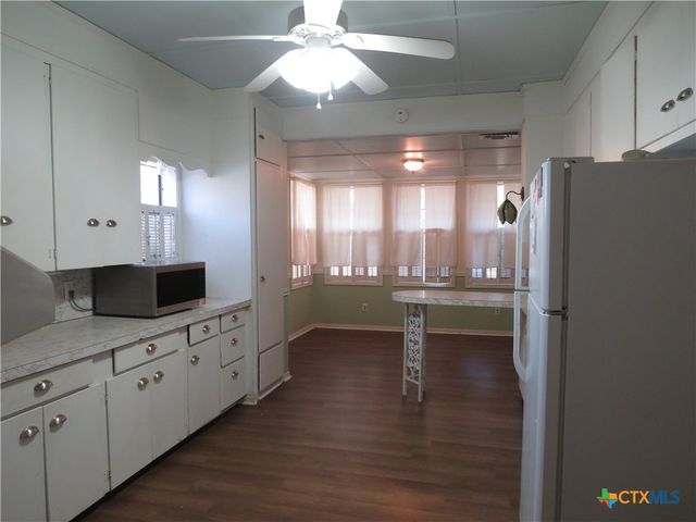 342 W Oak Street, Goliad, TX 77963