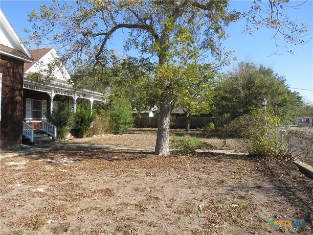 342 W Oak Street, Goliad, TX 77963