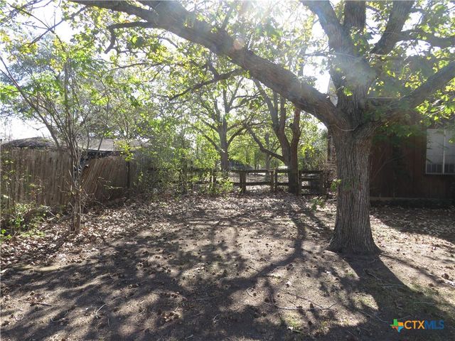 342 W Oak Street, Goliad, TX 77963