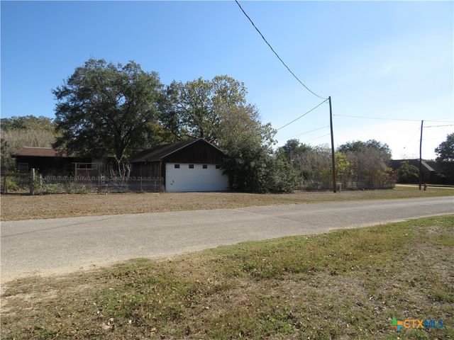 342 W Oak Street, Goliad, TX 77963