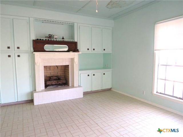 342 W Oak Street, Goliad, TX 77963