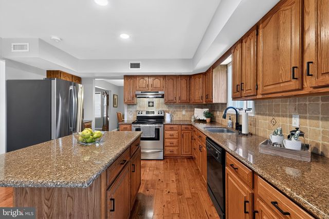 2002 BROAD ST, Perkasie, PA 18944