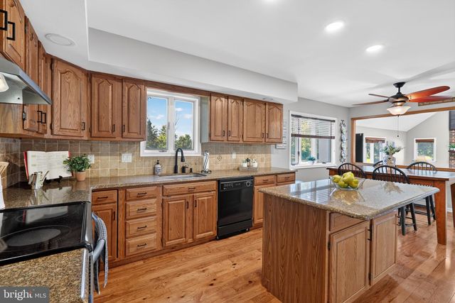 2002 BROAD ST, Perkasie, PA 18944
