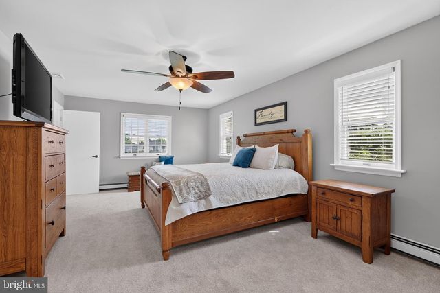 2002 BROAD ST, Perkasie, PA 18944