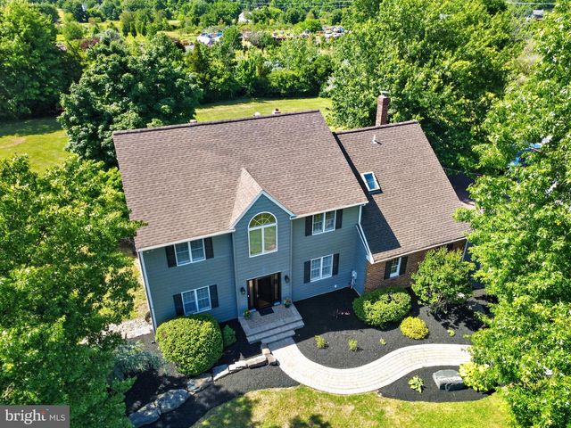 2002 BROAD ST, Perkasie, PA 18944