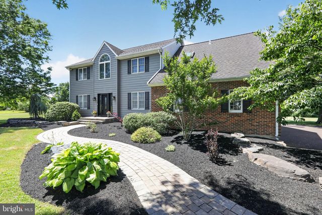 2002 BROAD ST, Perkasie, PA 18944