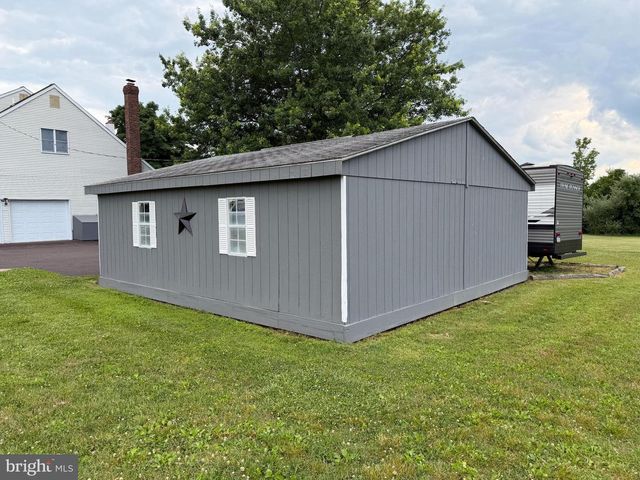 2002 BROAD ST, Perkasie, PA 18944