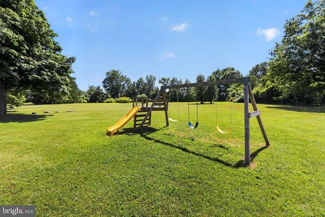 2002 BROAD ST, Perkasie, PA 18944