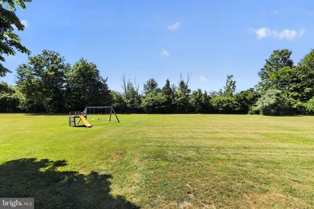 2002 BROAD ST, Perkasie, PA 18944