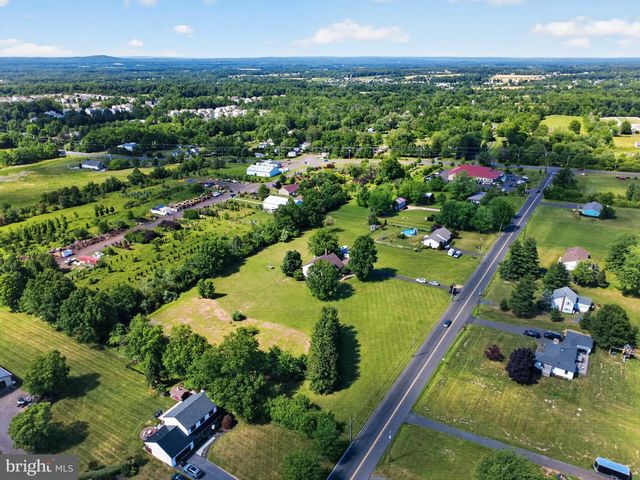 2002 BROAD ST, Perkasie, PA 18944